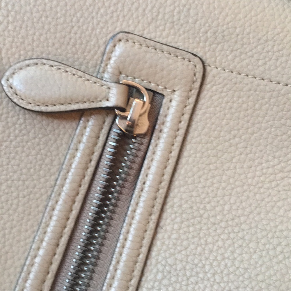 Celine Mini - Picture 3 of 8